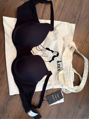 knix Black Seamless Molded T-Shirt Bra with Tote